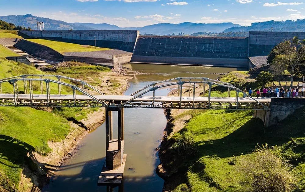 Defesa Civil fecha comportas de barragem por risco de chuvas intensas em SC
