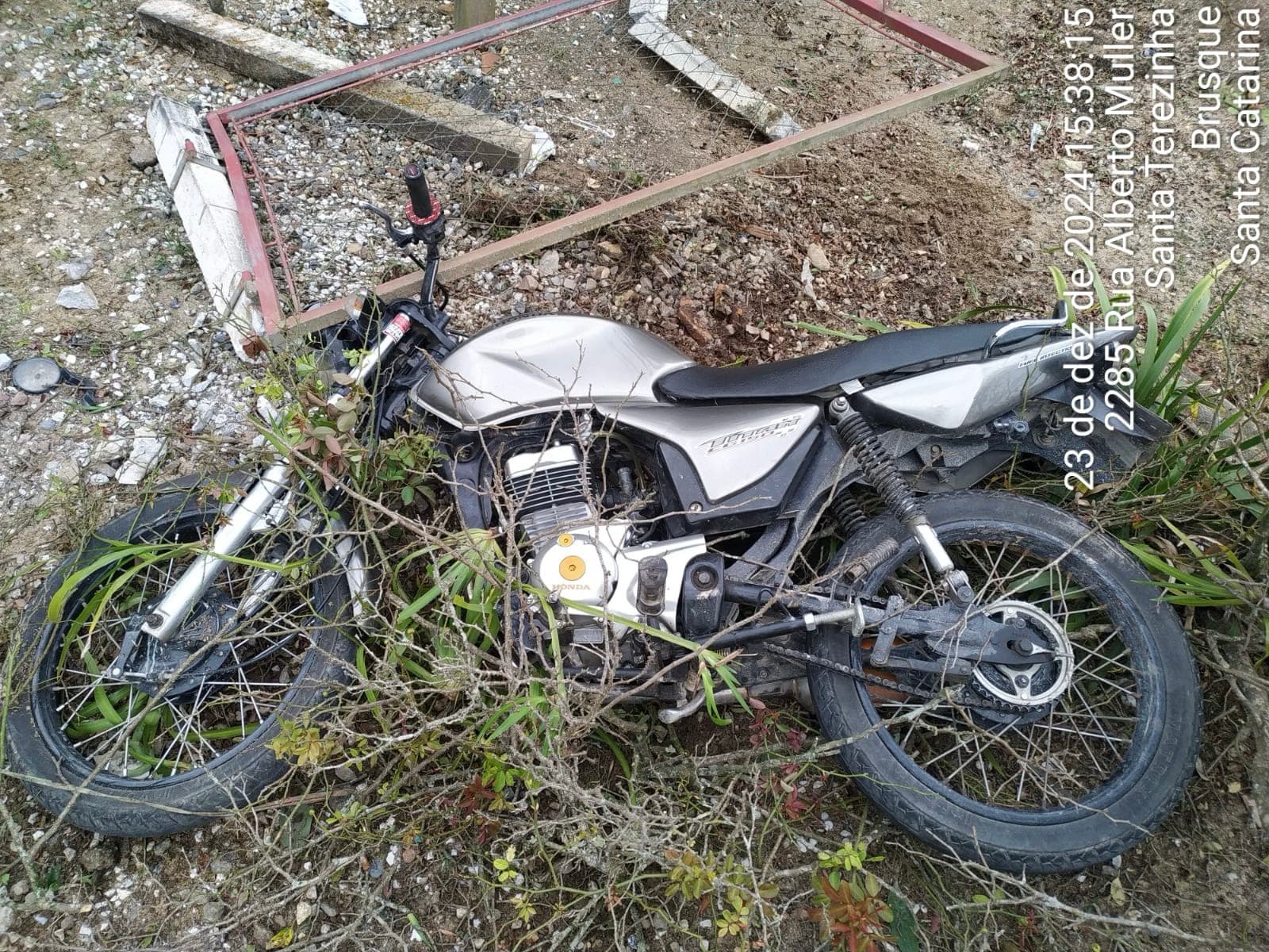 Acidente deixa motociclista de 59 anos com fratura exposta en Brusque