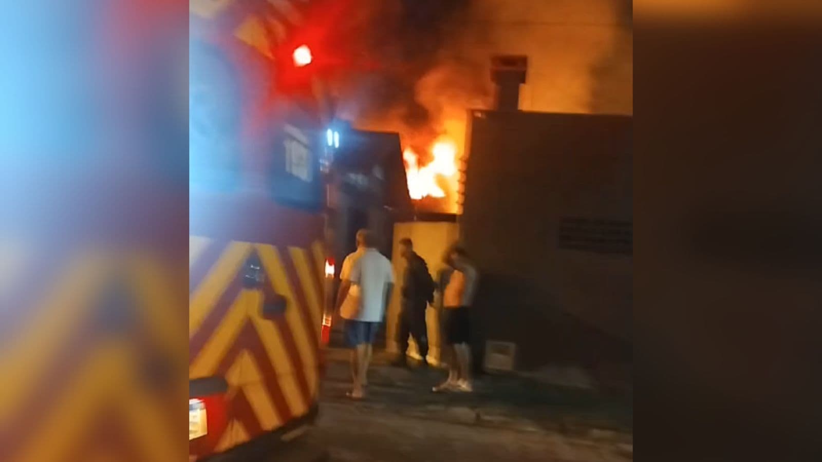 AGORA: Centro espírita pega fogo e mobiliza bombeiros em Tijucas