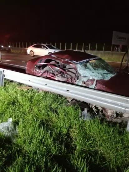 Tragédia na estrada: mulher morre em grave colisão frontal na BR-101