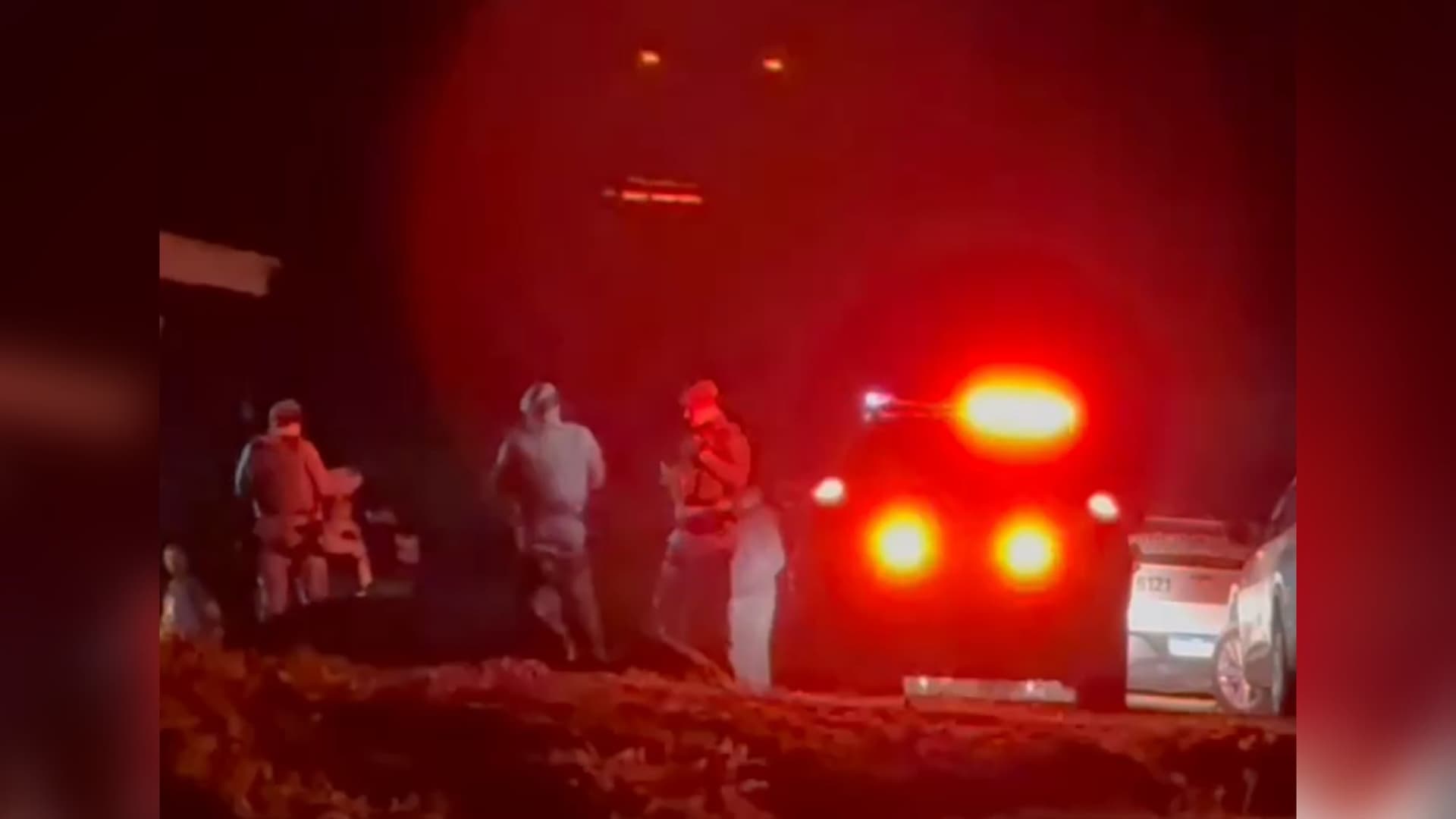 Incêndio destrói quatro kitnets e mobiliza operação emergencial em Florianópolis