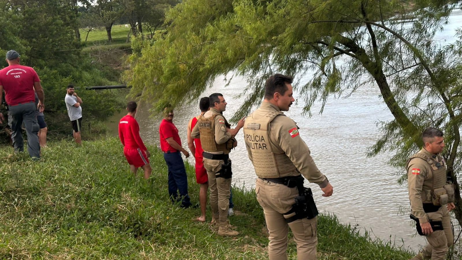 Adolescente desaparece enquanto tomava banho com amigo no Rio Tijucas em Canelinha