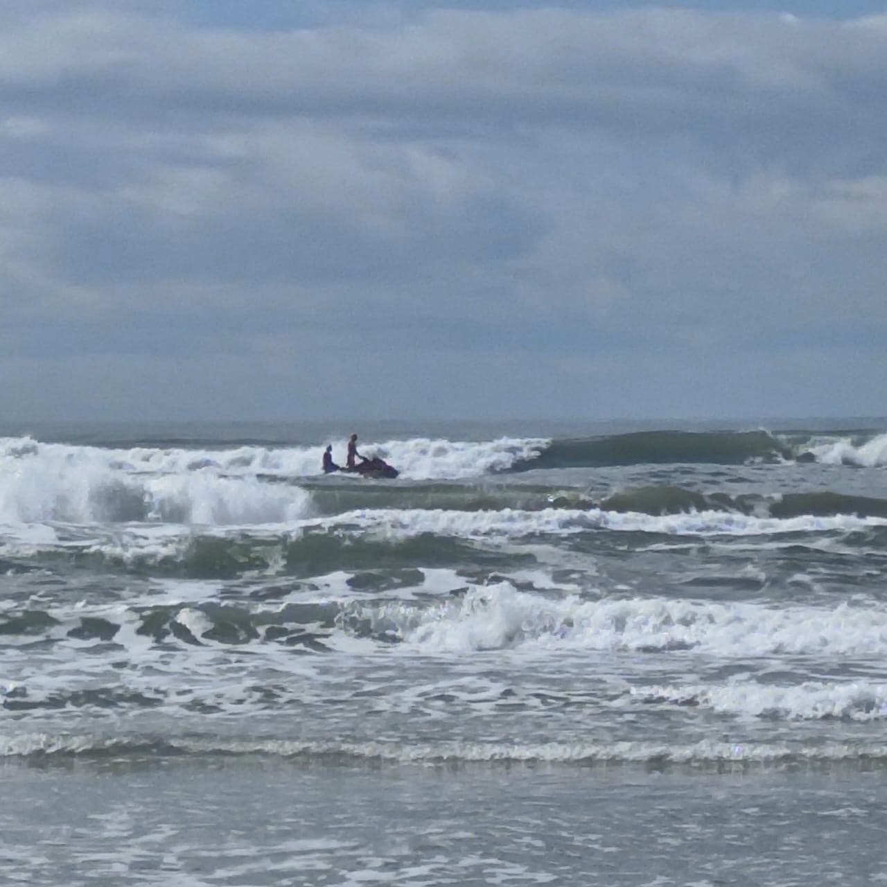 Buscas por pescador desaparecido no mar de SC entram no quarto dia: “sem sinais”