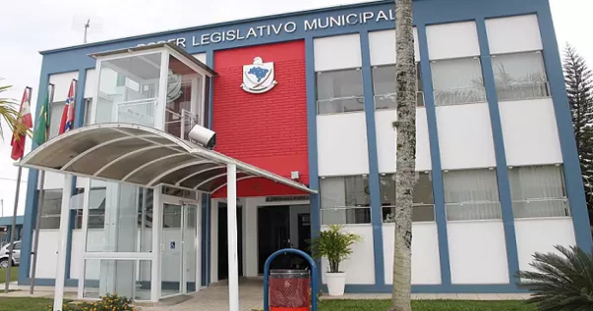 Câmara derruba veto e aprova aumento salarial para prefeito e secretários em São João Batista