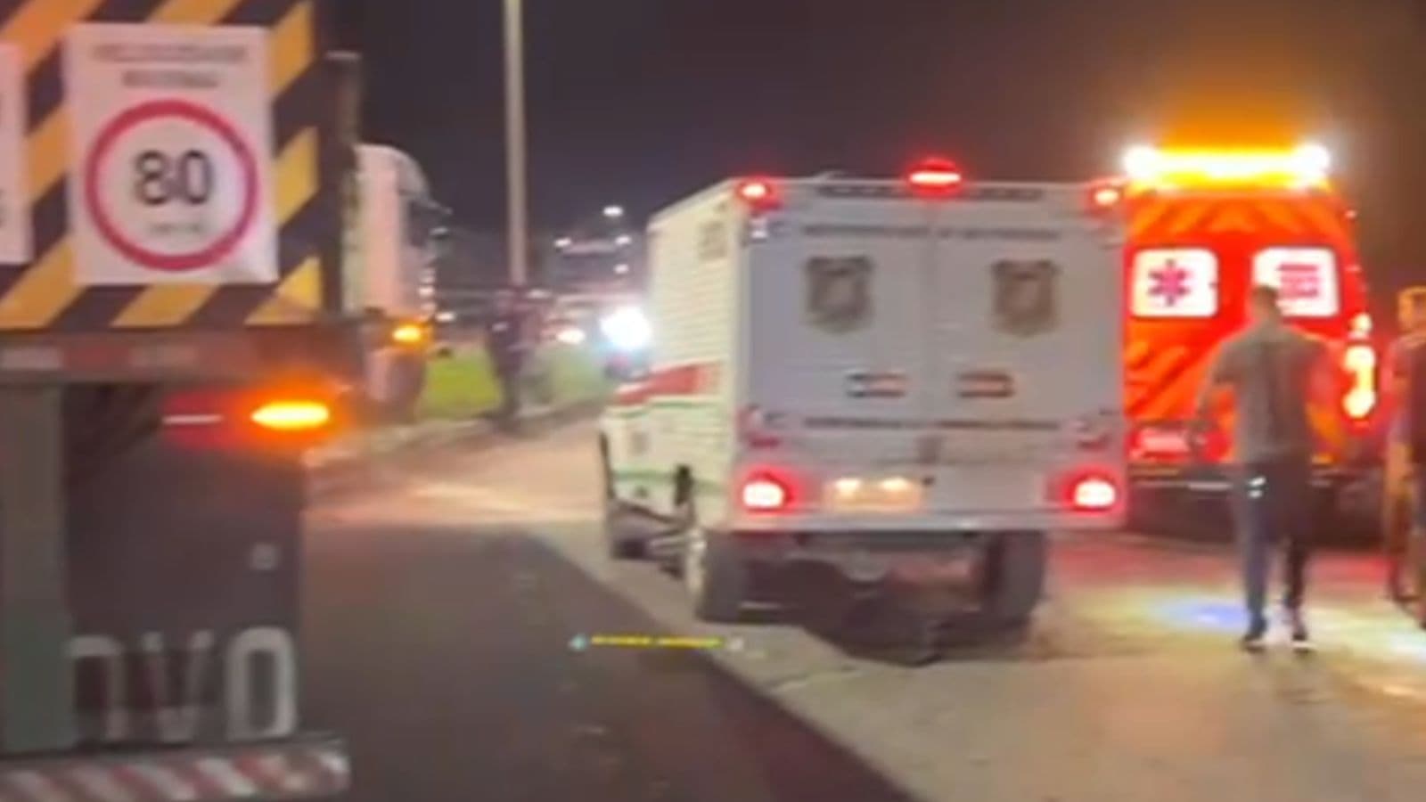 Criança de bicicleta morre atropelada por caminhão na BR-280 em SC