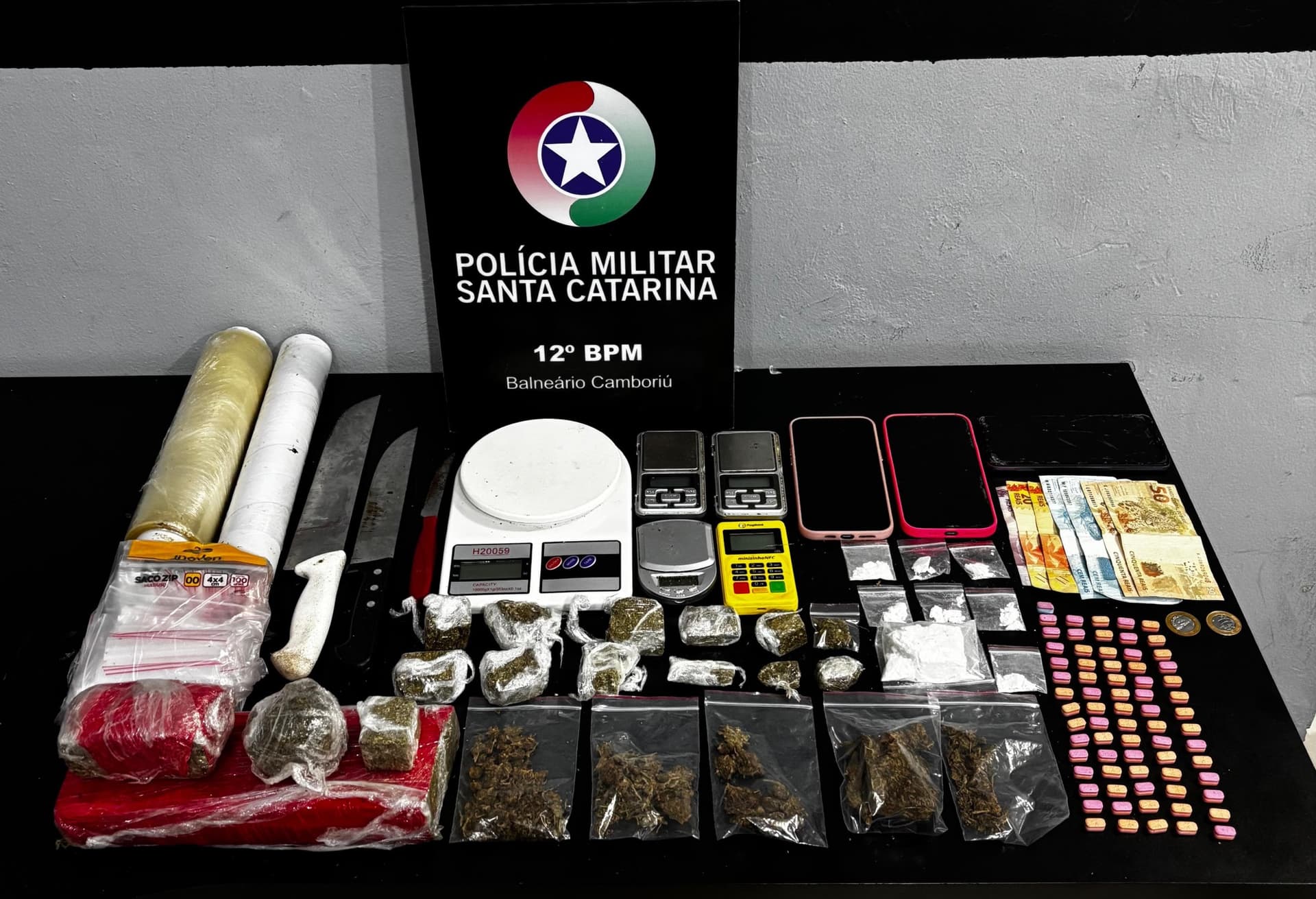 “Irmãs do crime” são presas com carga de drogas em Camboriú