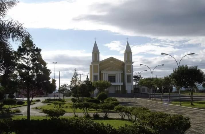 Confronto armado em frente a igreja deixa dois mortos em Santa Catarina