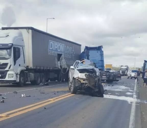 Acidente brutal na BR-116: Idoso morre e caminhoneiro fica em estado grave em Lages