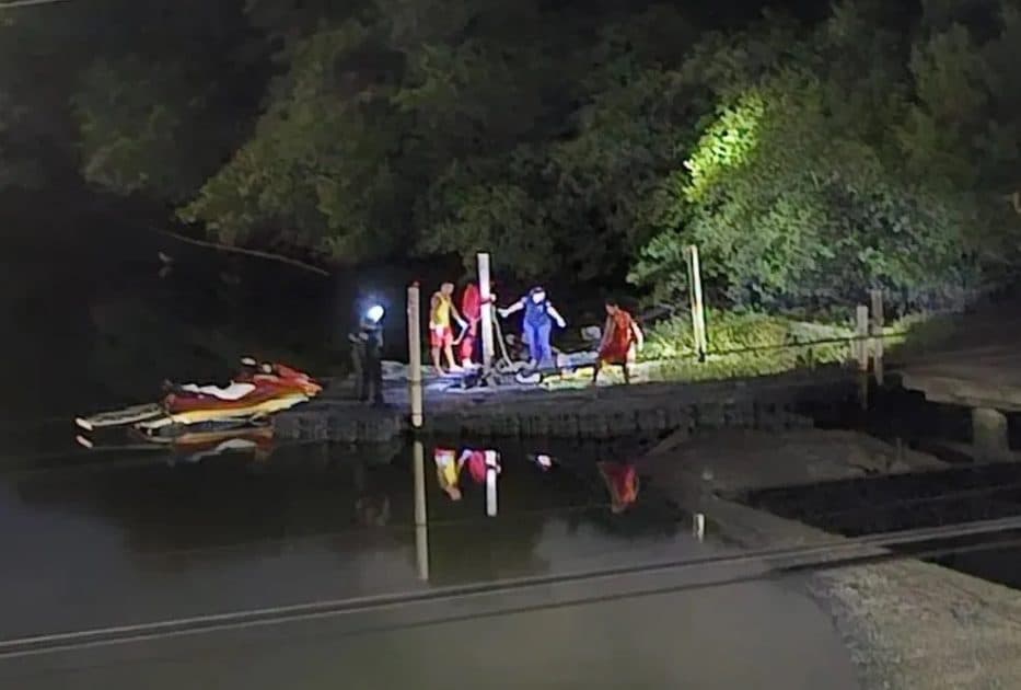 Cadáver é encontrado preso a galho no Rio Camboriú em estado avançado de decomposição