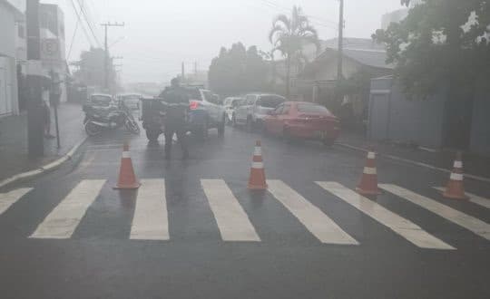 URGENTE: Balneário Camboriú decreta estado de emergência com famílias desalojadas e ruas interditadas