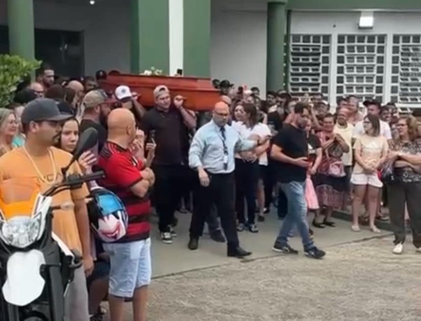 Homenagens emocionantes marcam velório de pescador desaparecido em Criciúma