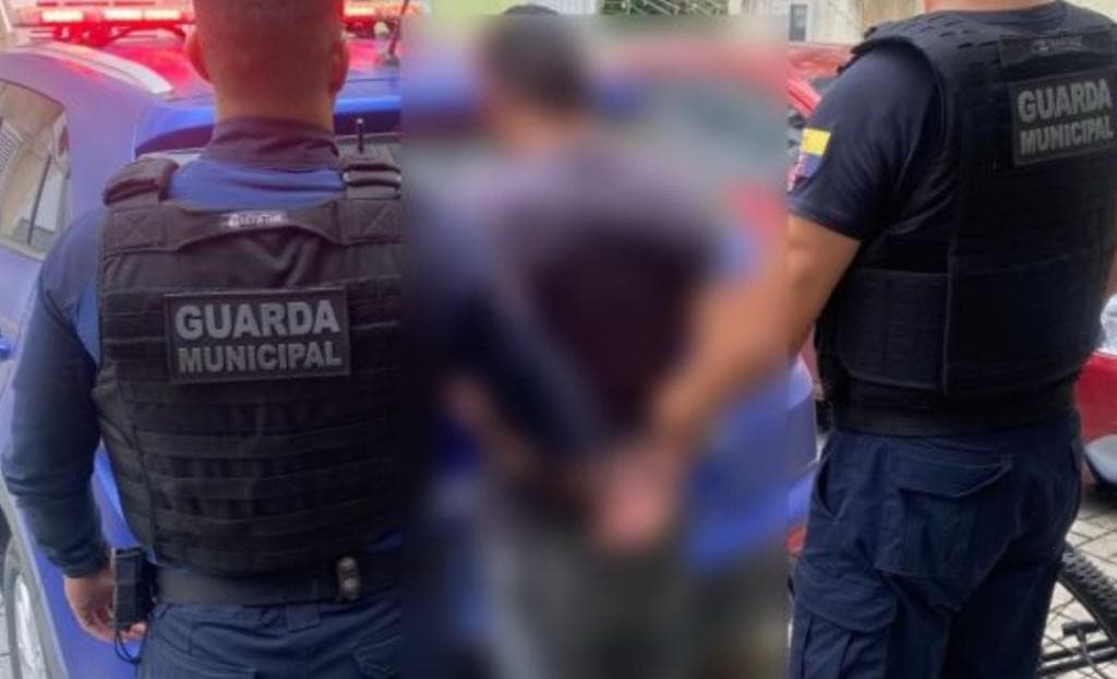 Furto em plena luz do dia: catador é flagrado levando ferramentas de trabalhadores em Itapema