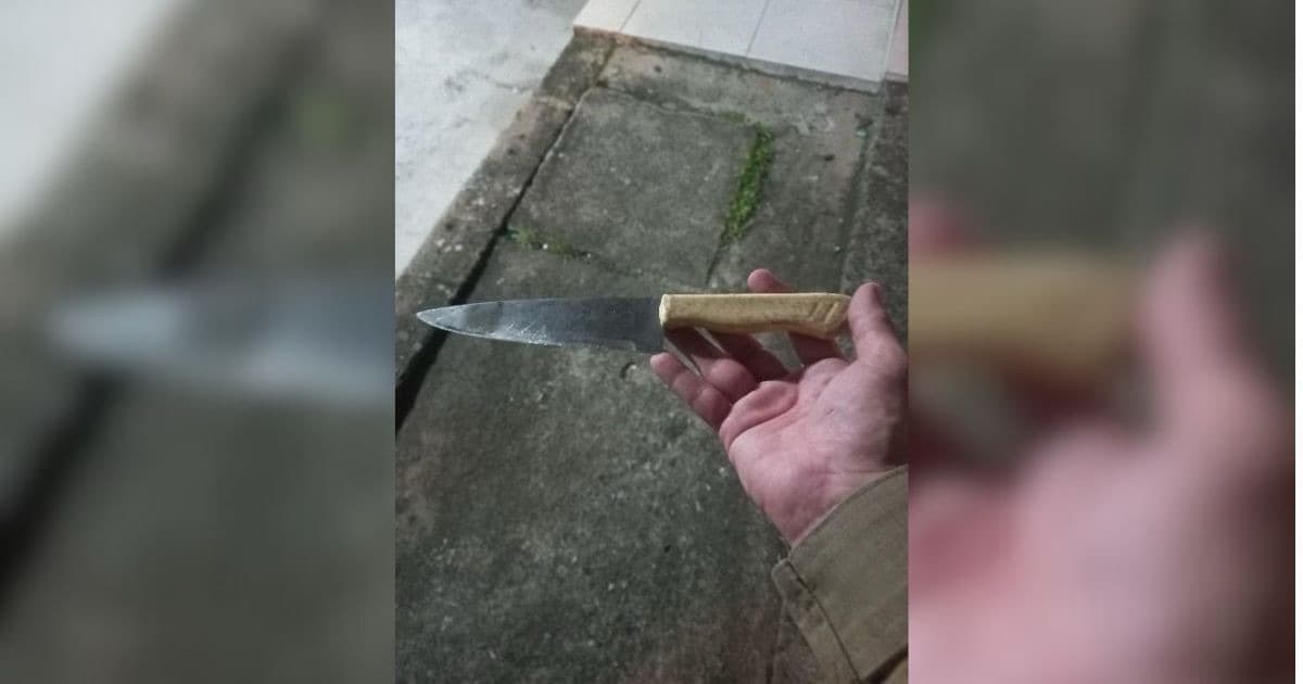 Homem tenta matar mulher e filho com tijolo e faca em Itajaí e acaba preso