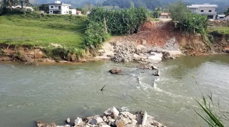  Prefeitura de São João Batista lança processo licitatório para reconstrução da ponte da Colônia Nova Itália