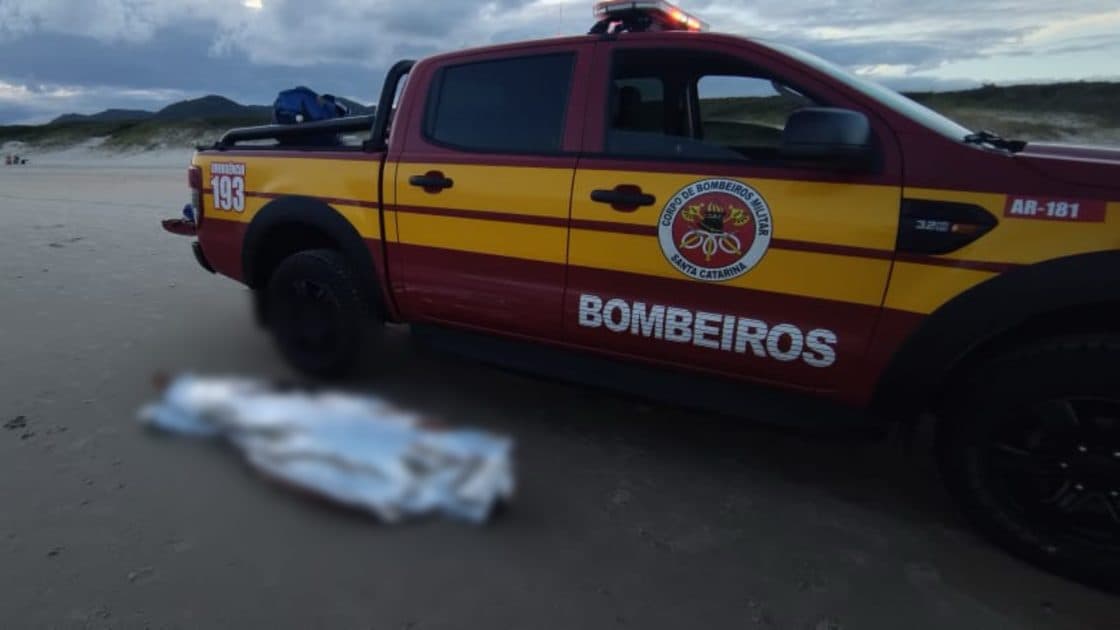 Jovem de 23 anos morre afogado em praia de Florianópolis: “partida precoce”