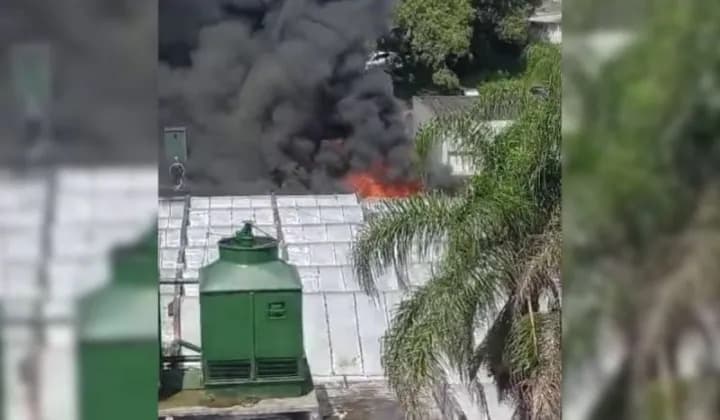 Bombeiros combatem incêndio no Hospital Regional de São José