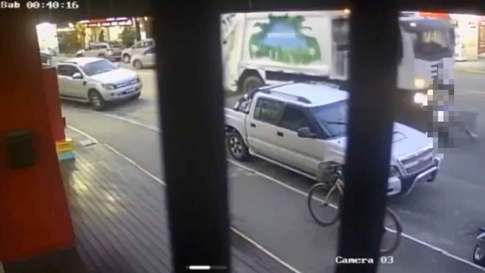 Vídeo mostra momento de acidente que matou condutor de scooter elétrica atropelado por caminhão em Itapema