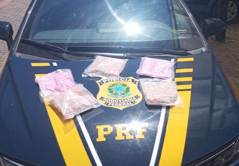 PRF impede chegada de ecstasy ao Carnaval de Florianópolis com apreensão na BR-101