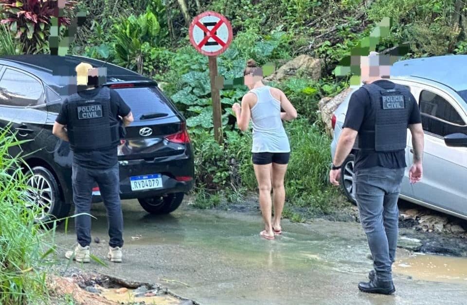 Obcecada! Mulher é presa após anos perseguindo dentista e namorada em Itapema