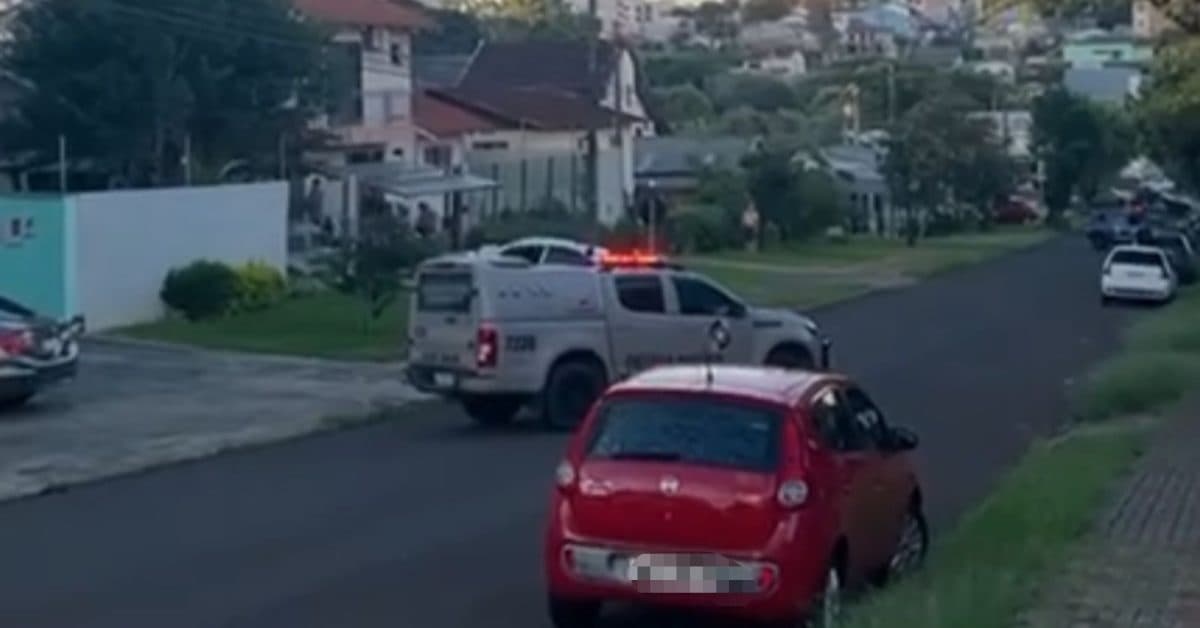 Mulher aciona botão do pânico após ex-marido atirar contra residência em SC