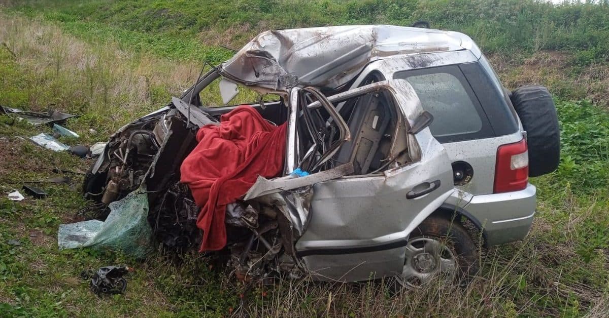Motorista morre em colisão frontal com carreta na BR-280 