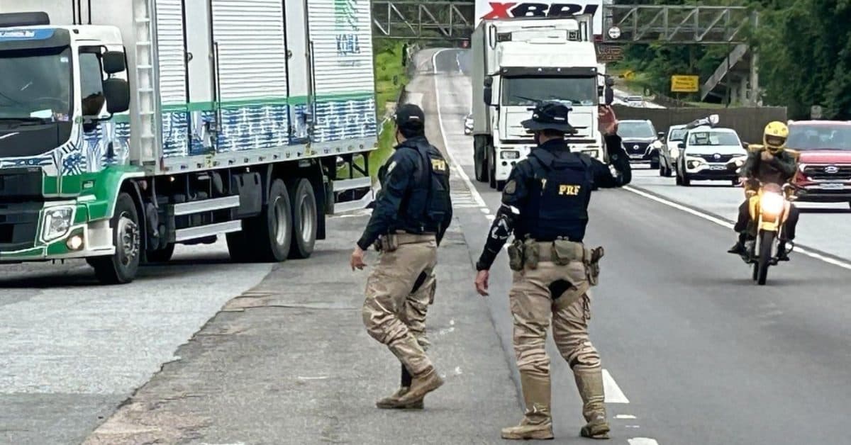 PRF fecha o cerco no Carnaval 2025: blitz, multas e reforço nas rodovias de SC