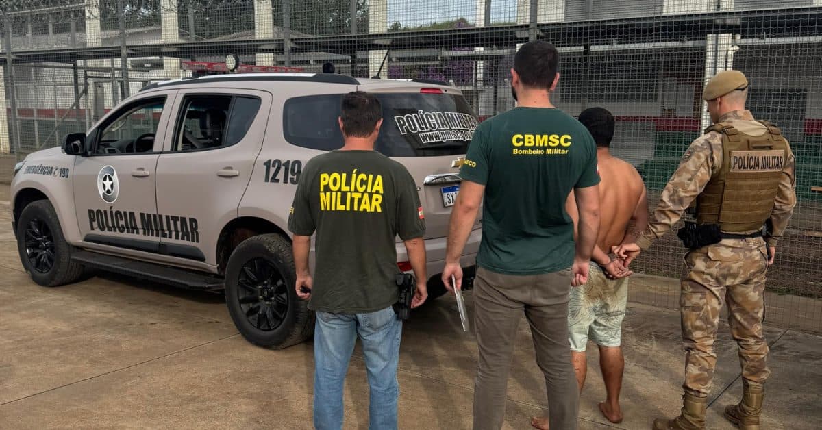 Com helicóptero e 423 agentes, força-tarefa caça criminosos em SC e PR