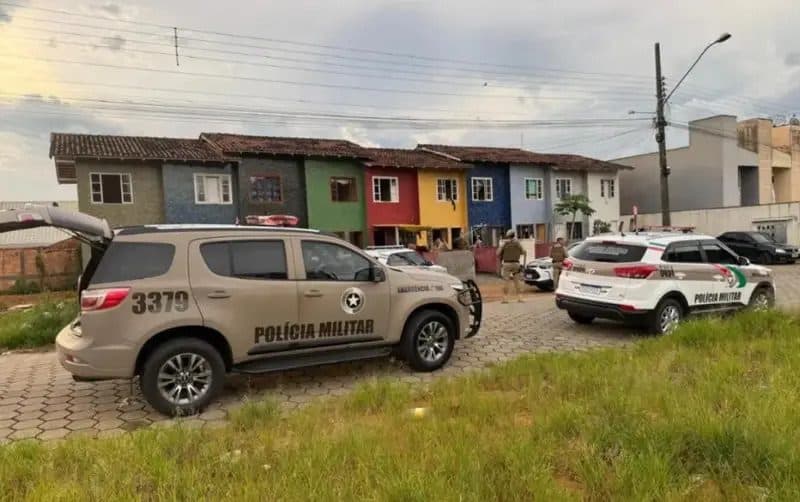 Três pessoas são presas por tráfico de drogas em São João Batista