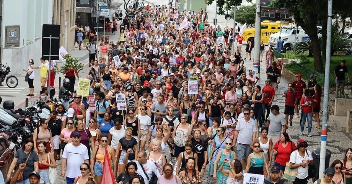 Justiça declara greve ilegal, mas servidores de Florianópolis mantêm mobilização