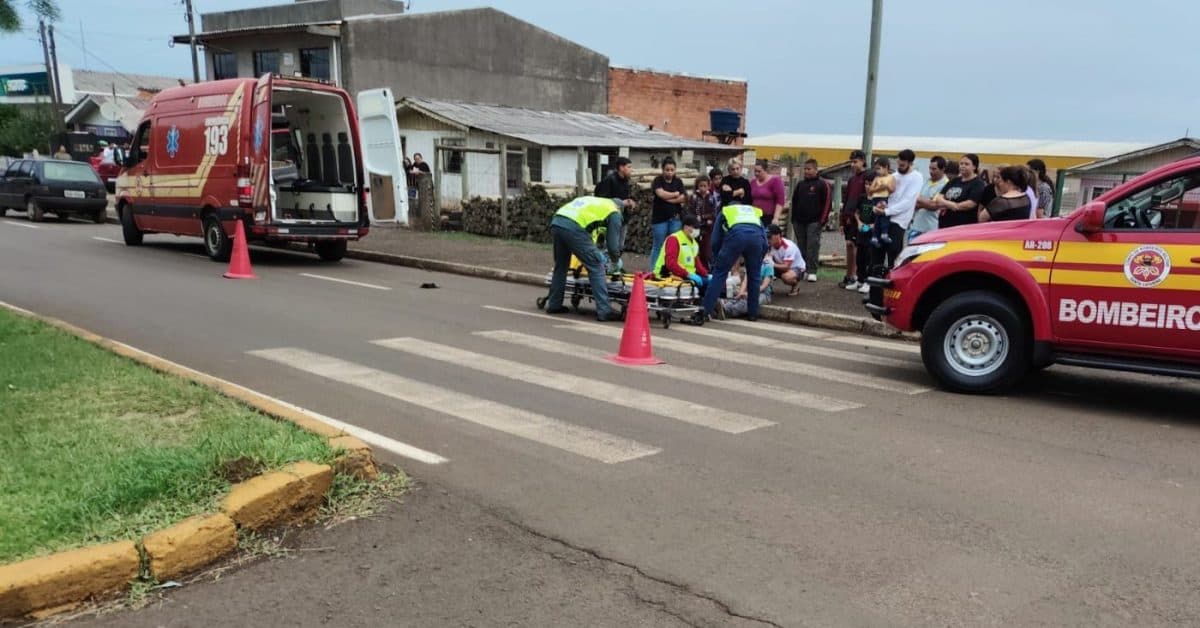 Criança de 10 anos atropelada enquanto andava de bicicleta e vai parar no hospital