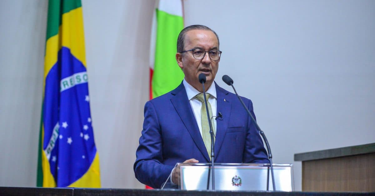 “Somos um exemplo para o Brasil”: Governador de SC rebate PT e PSOL após arquivamento de processo