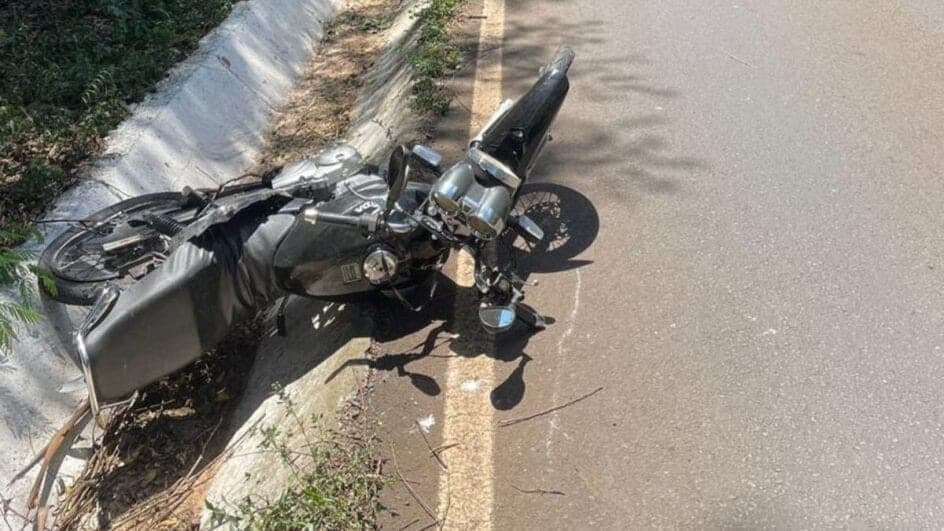 Moto sai da pista e dois jovens morrem em grave acidente na SC-283