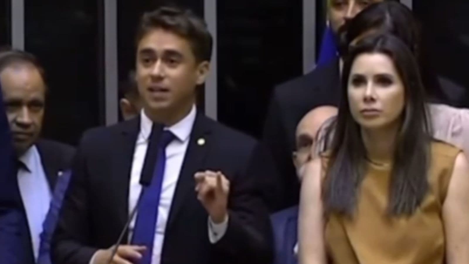 “STF, vocês são covardes e mancham a história do Brasil”, diz Nikolas Ferreira