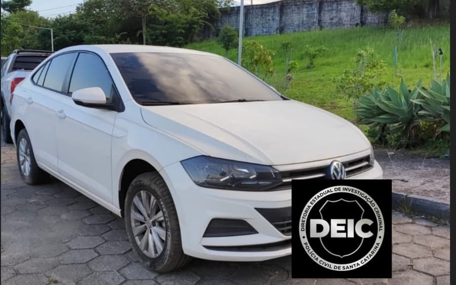 Veículos clonados são achados em pátio usado para guardar carros apreendidos em SC