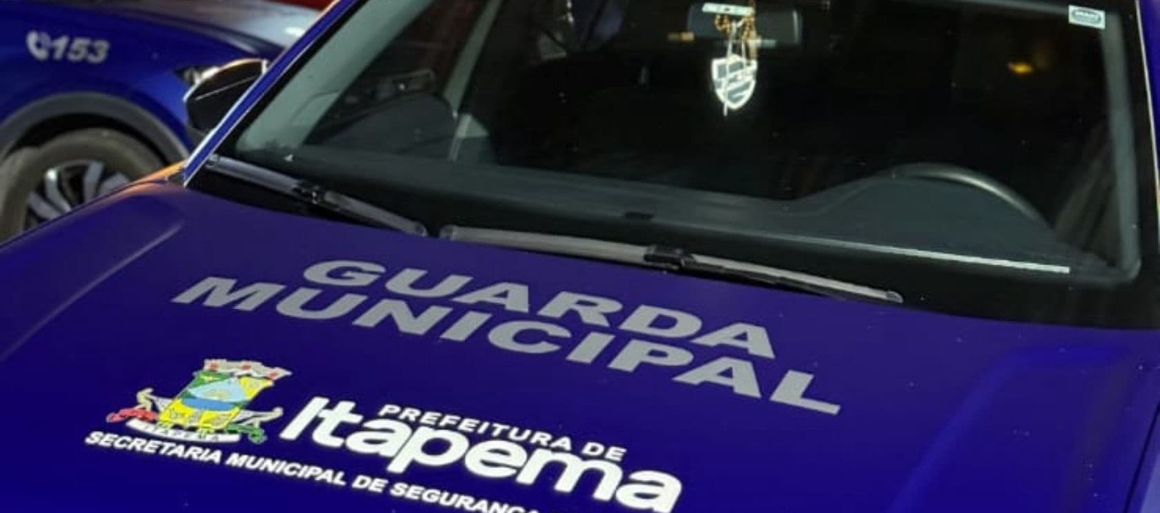 Motociclista empina moto em alta velocidade, atropela guarda e acaba preso em Itapema