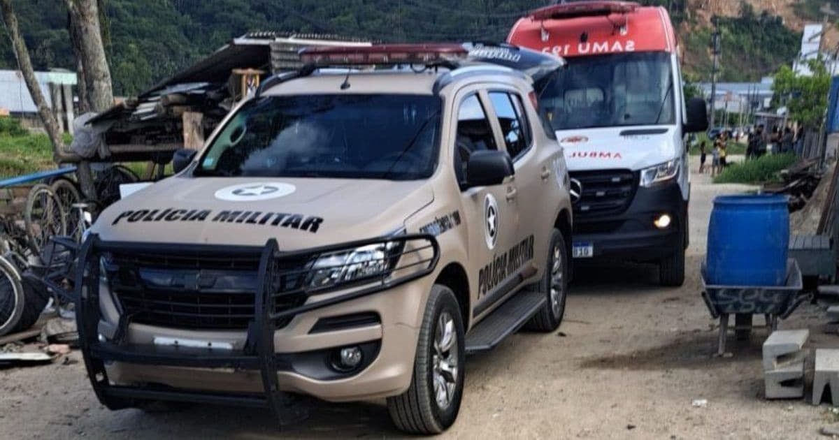 Bandidos roubam empresa, trocam tiros com a PM e acabam mortos em Itajaí