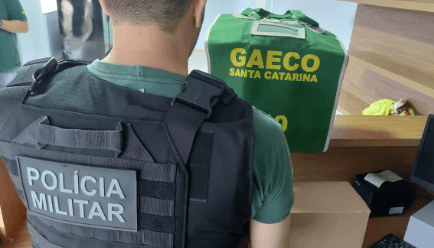 Fraudes em licitações de combustíveis: GAECO cumpre mandados em SC