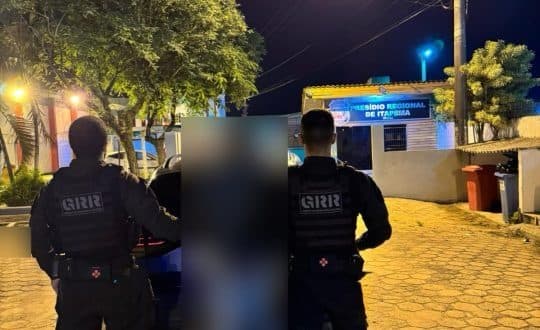 Polícia sente cheiro de maconha e descobre foragido por violência doméstica em Itapema