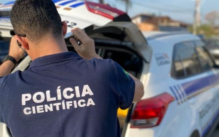 Homem morre após cair de pedras na Praia do Buraco, em Balneário Camboriú
