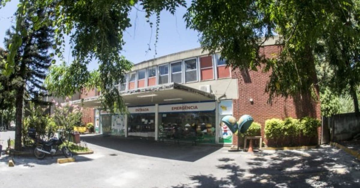 Menino vítima de choque elétrico em Itajaí é transferido para hospital em Florianópolis