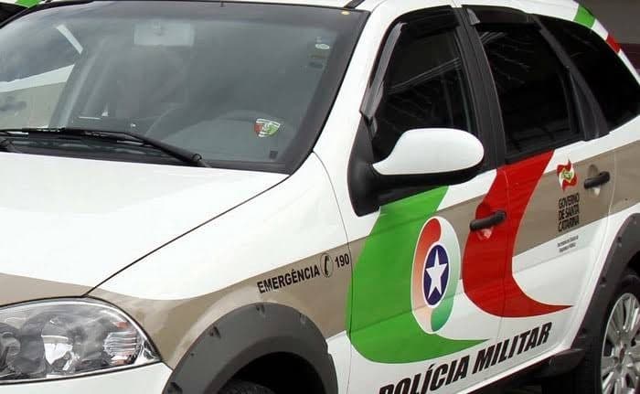 Homem é atacado com golpes no pescoço pelo padrasto em Balneário Camboriú