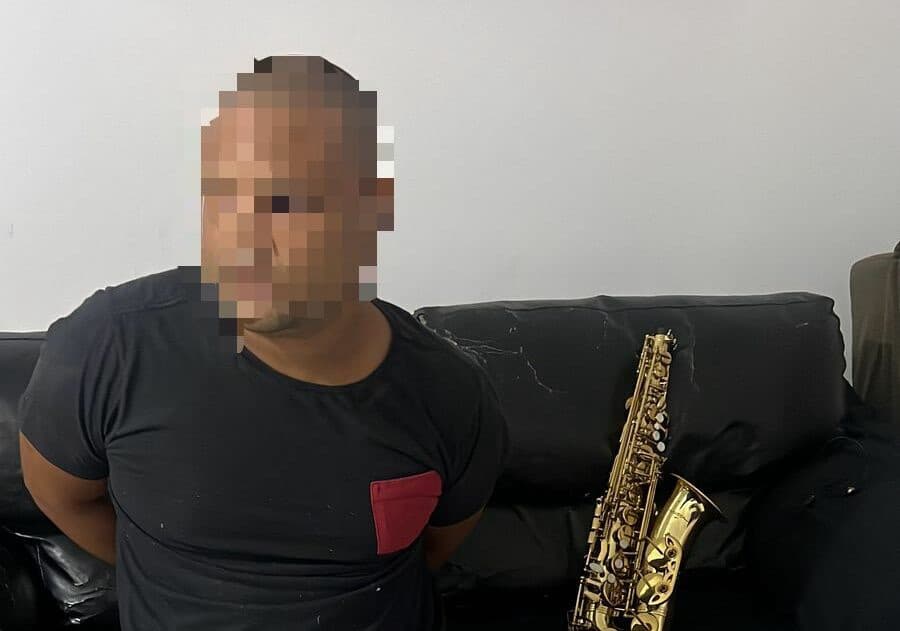 Professor de fanfarra é preso suspeito de abusar de alunas de 13 e 14 anos dentro de escola em Blumenau
