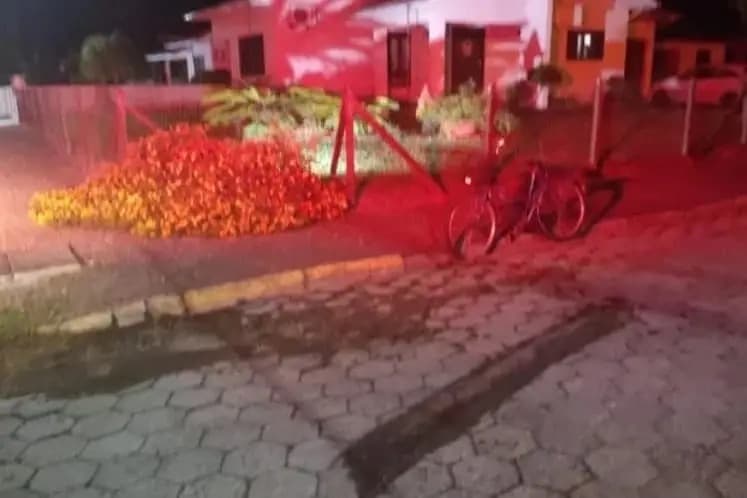 Caminhão de lixo atropela e mata idosa de 68 anos em SC