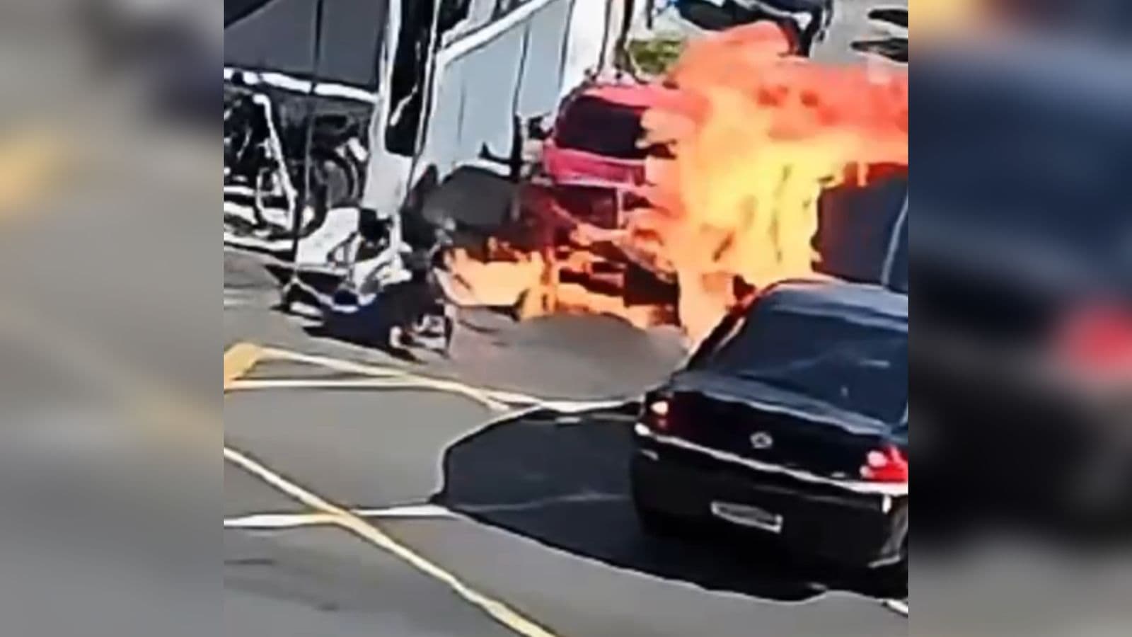 Motociclista tem corpo queimado após moto explodir em grave acidente