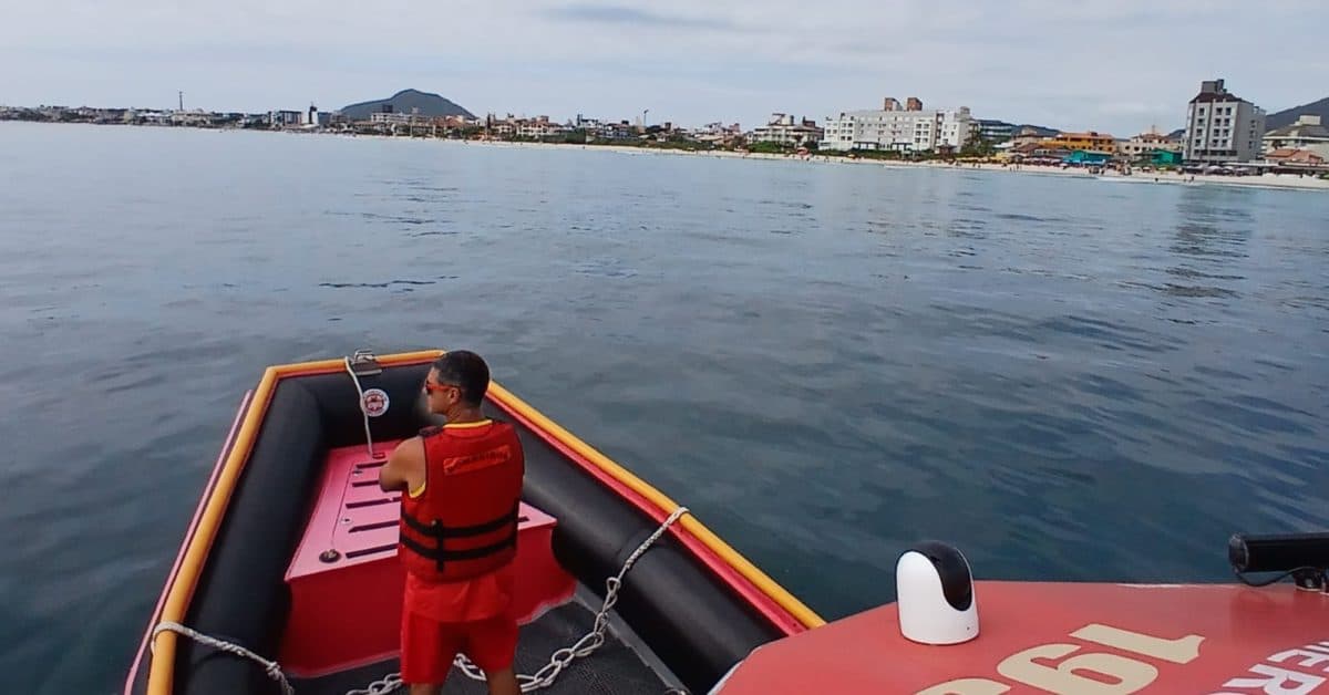 Adeus que ninguém queria dar: menor desaparecido no mar é encontrado sem vida em Florianópolis