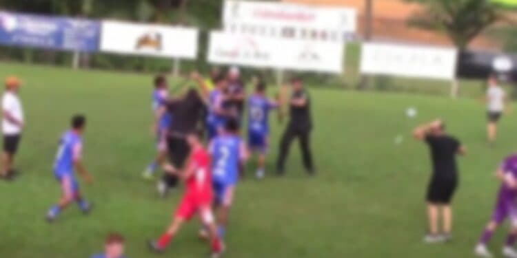 Partida de futebol amador termina em pancadaria em Santa Catarina
