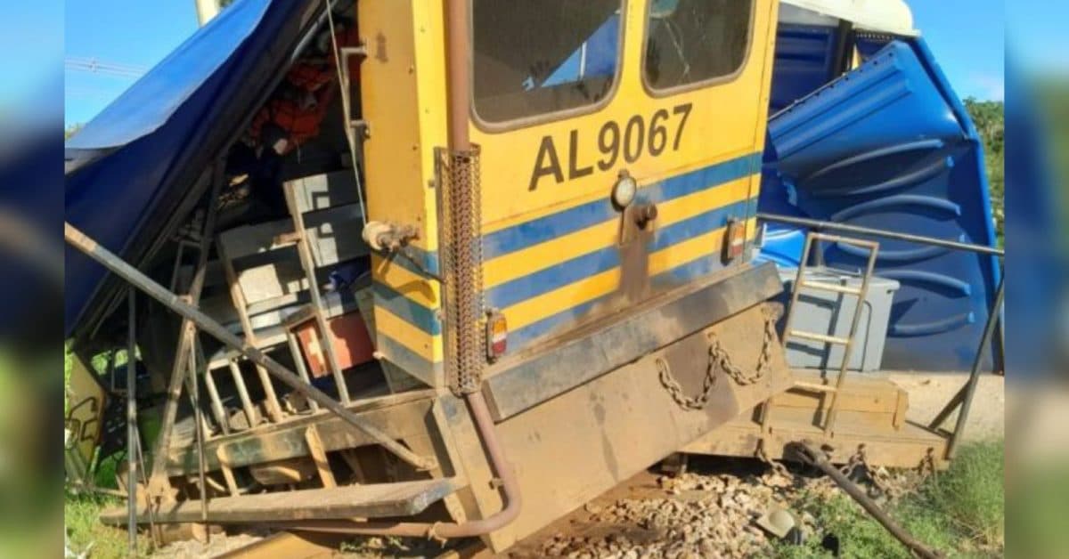 Trem acerta caminhão sobre linha férrea e deixa trabalhadores feridos em Santa Catarina