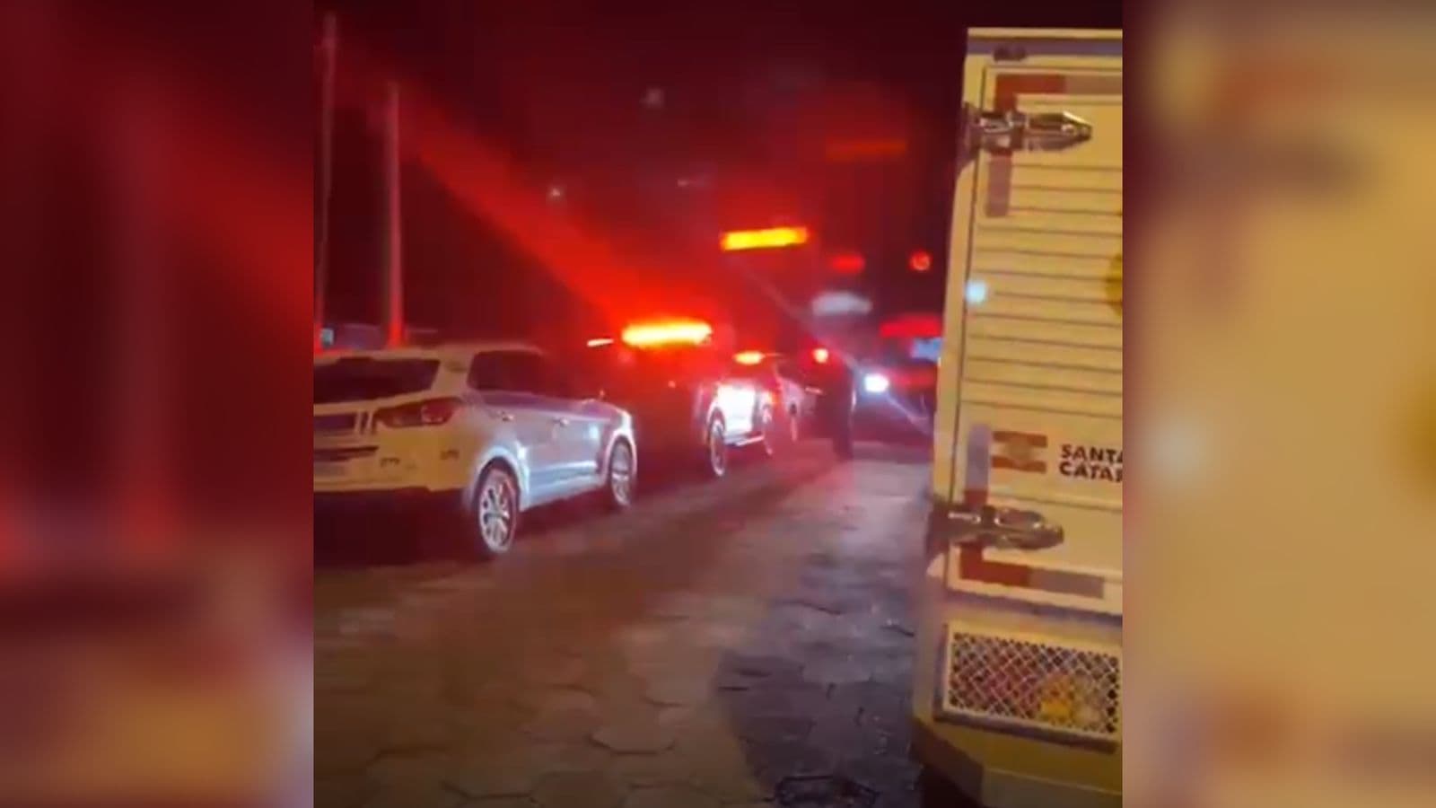 Homem é morto a facadas pelo próprio filho em sofá de residência em SC