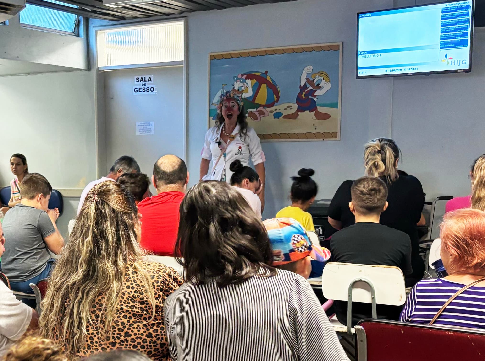 Sorrisos que curam: palhaços retomam visitas ao Hospital Infantil de Florianópolis