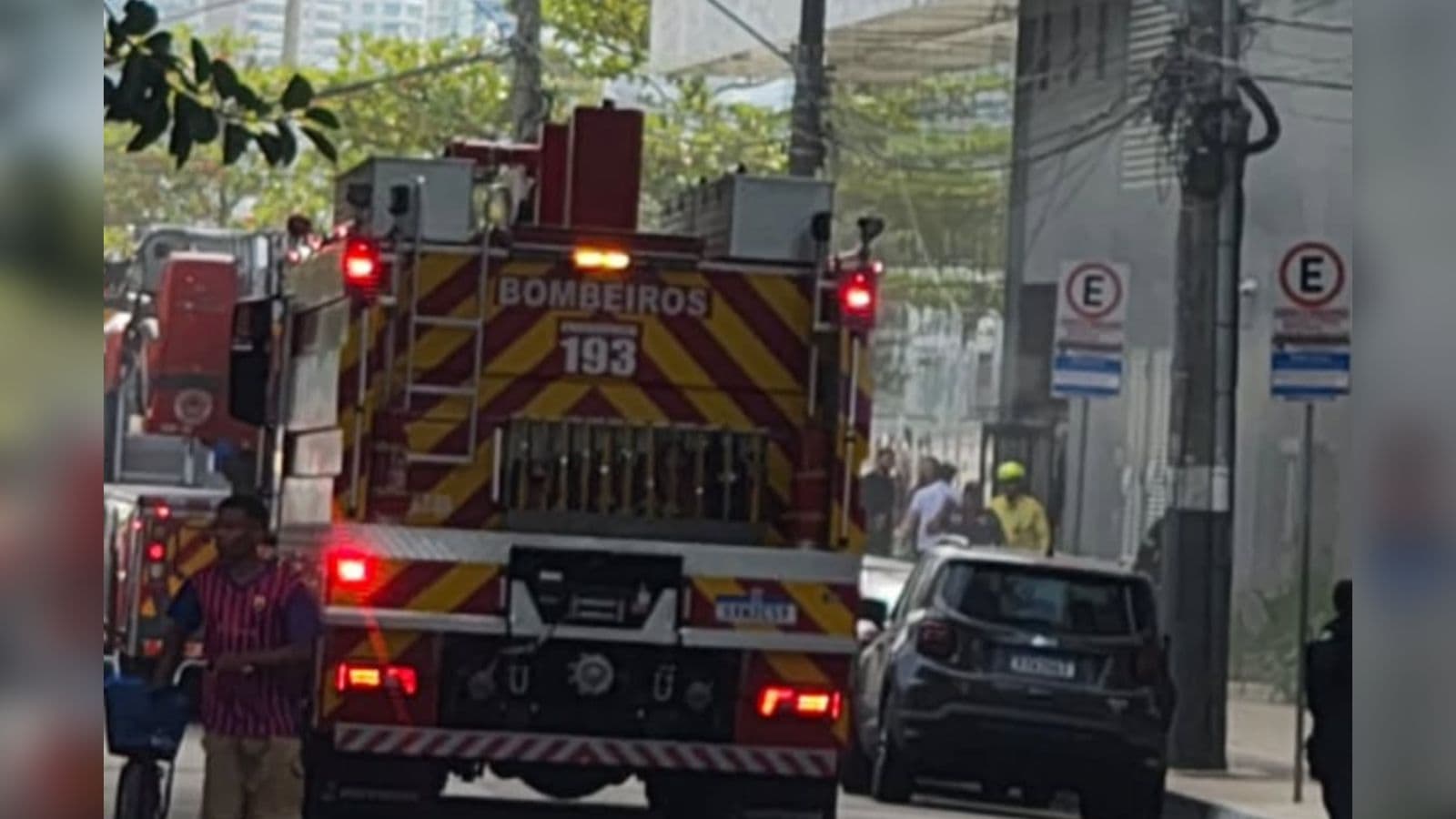 Incêndio em restaurante mobiliza bombeiros em Balneário Camboriú